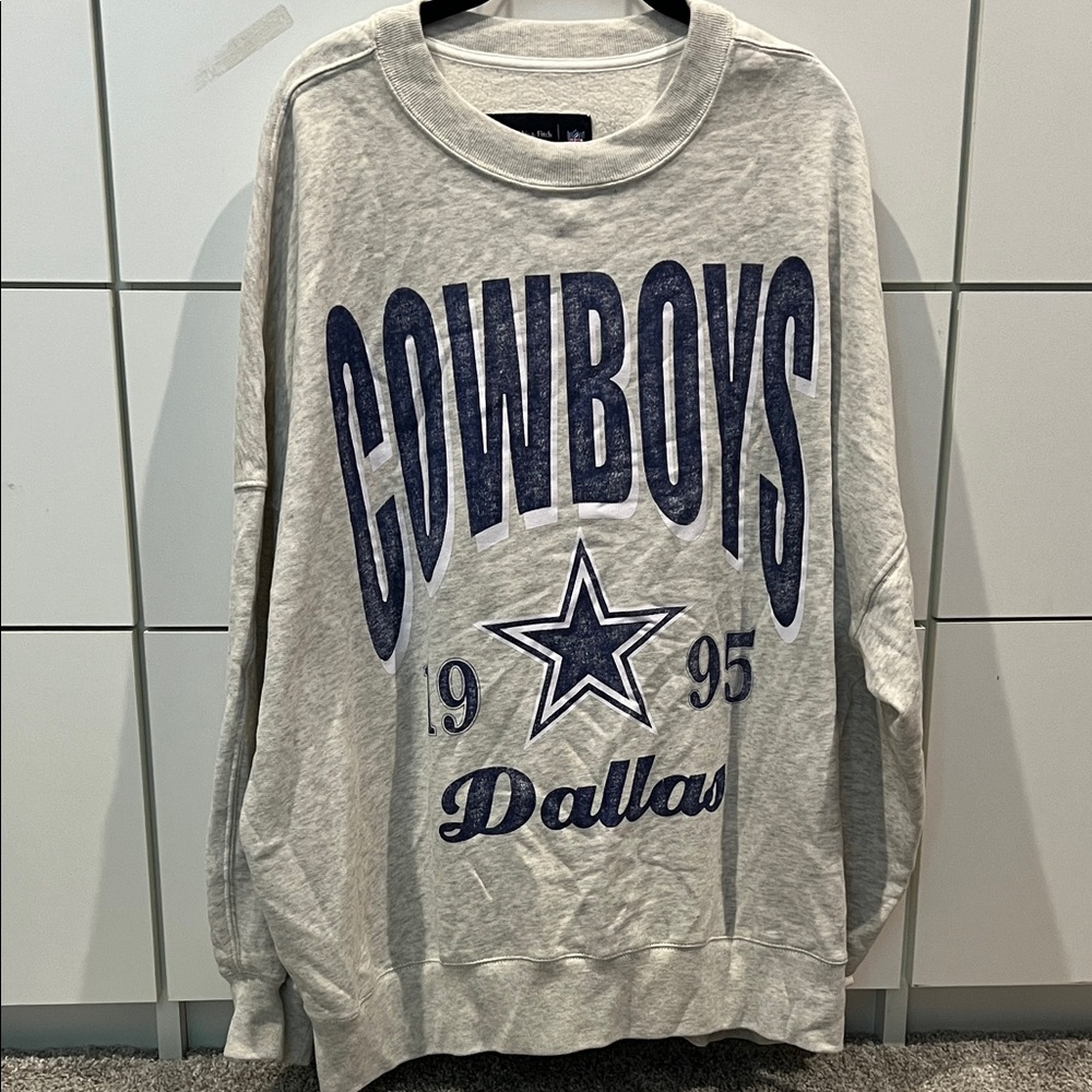 Abercrombie & Fitch Gray Dallas Cowboys Sweater